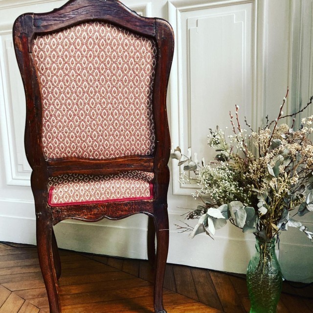 Réfection complète chaise Louis XV Régence